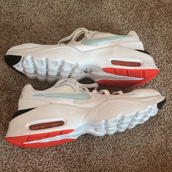 This is Nike air max fusion “white glacier blue” - Picture 3 of 10